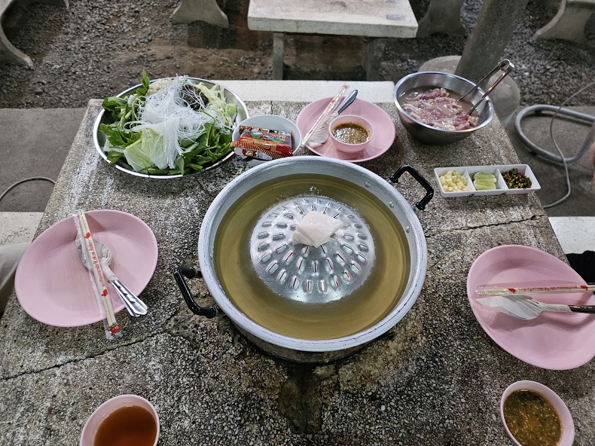 เปิดเบื้องหลัง: วันหนึ่งของทีม ร้านน้องเล็กหมูย่างเกาหลี