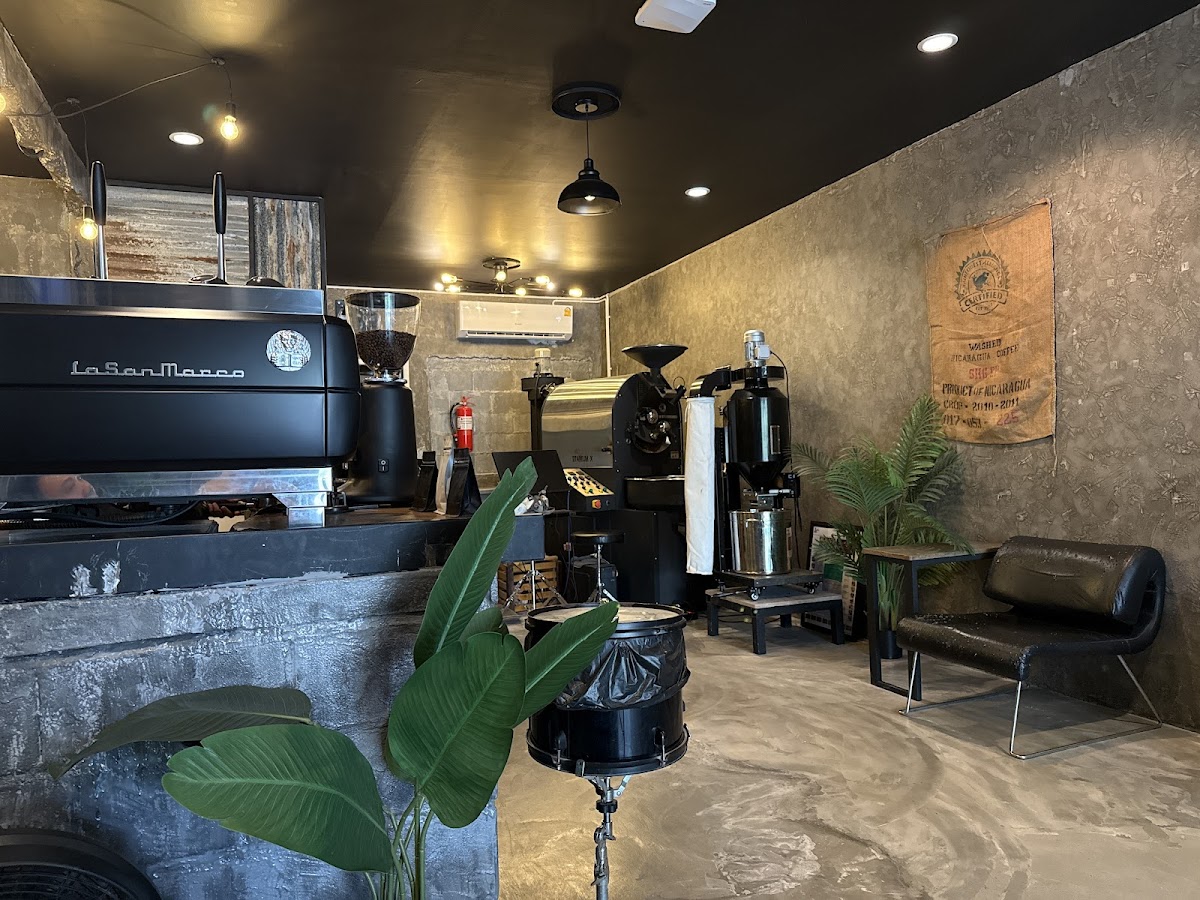 เกี่ยวกับ โรงคั่วกาแฟดีย์คนเดียว-Dee Khon Deaw Coffee Roaster